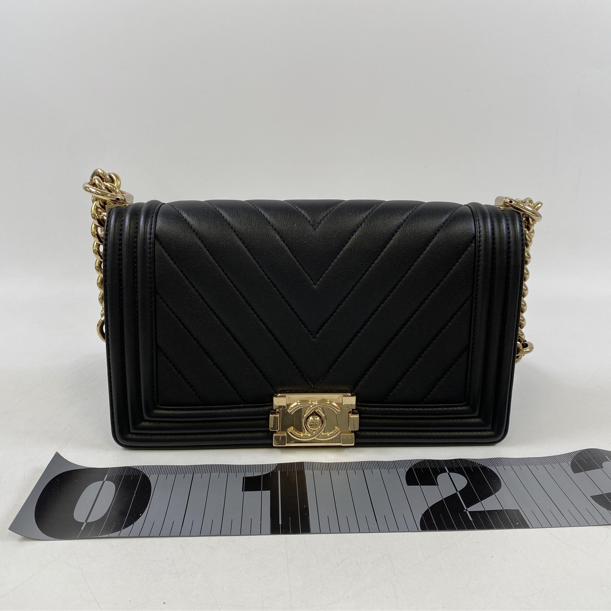 Chanel V-stitch Boy Chanel Chain hover