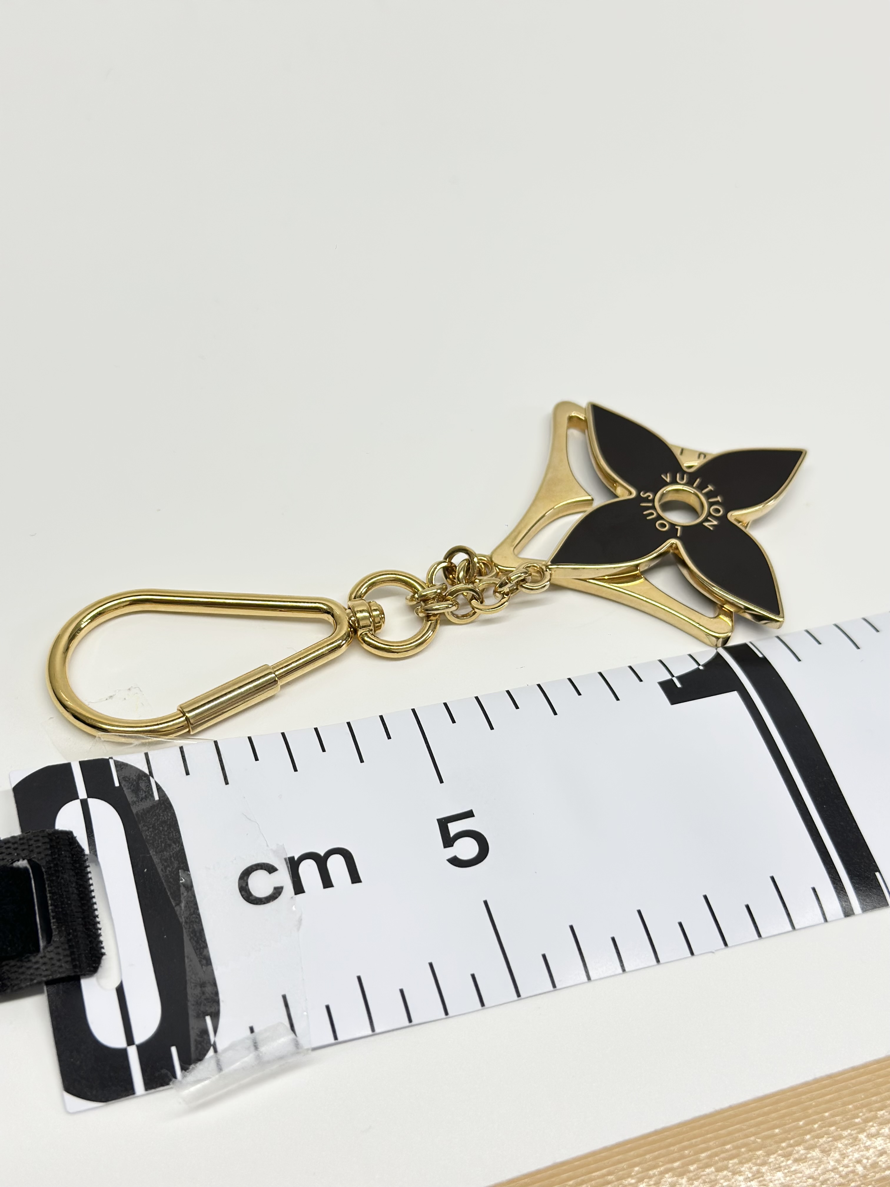 Porte Cles Puzzle bag charm and key holder hover