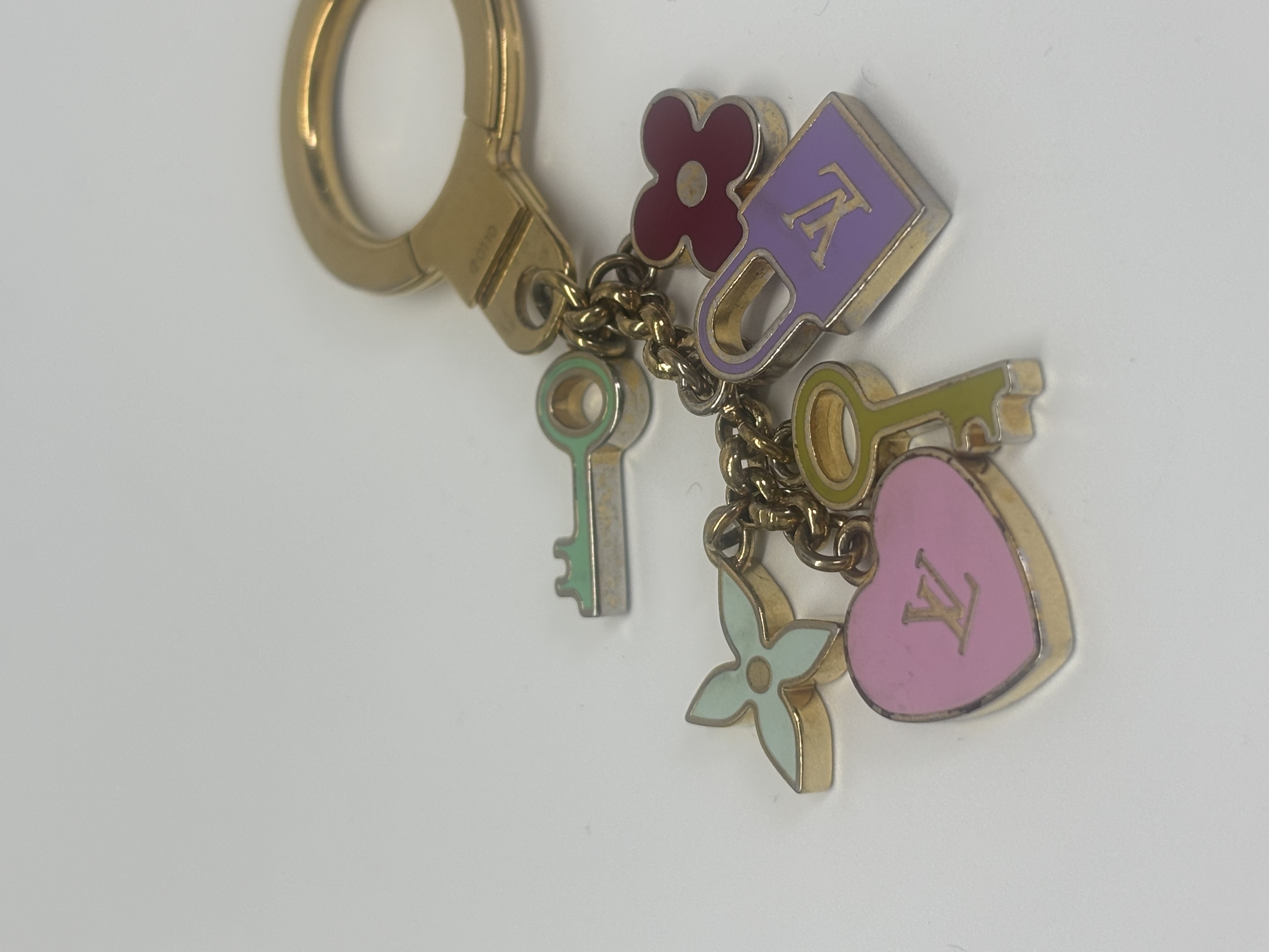 Louis Vuitton Porte Clee Pretty Charm hover