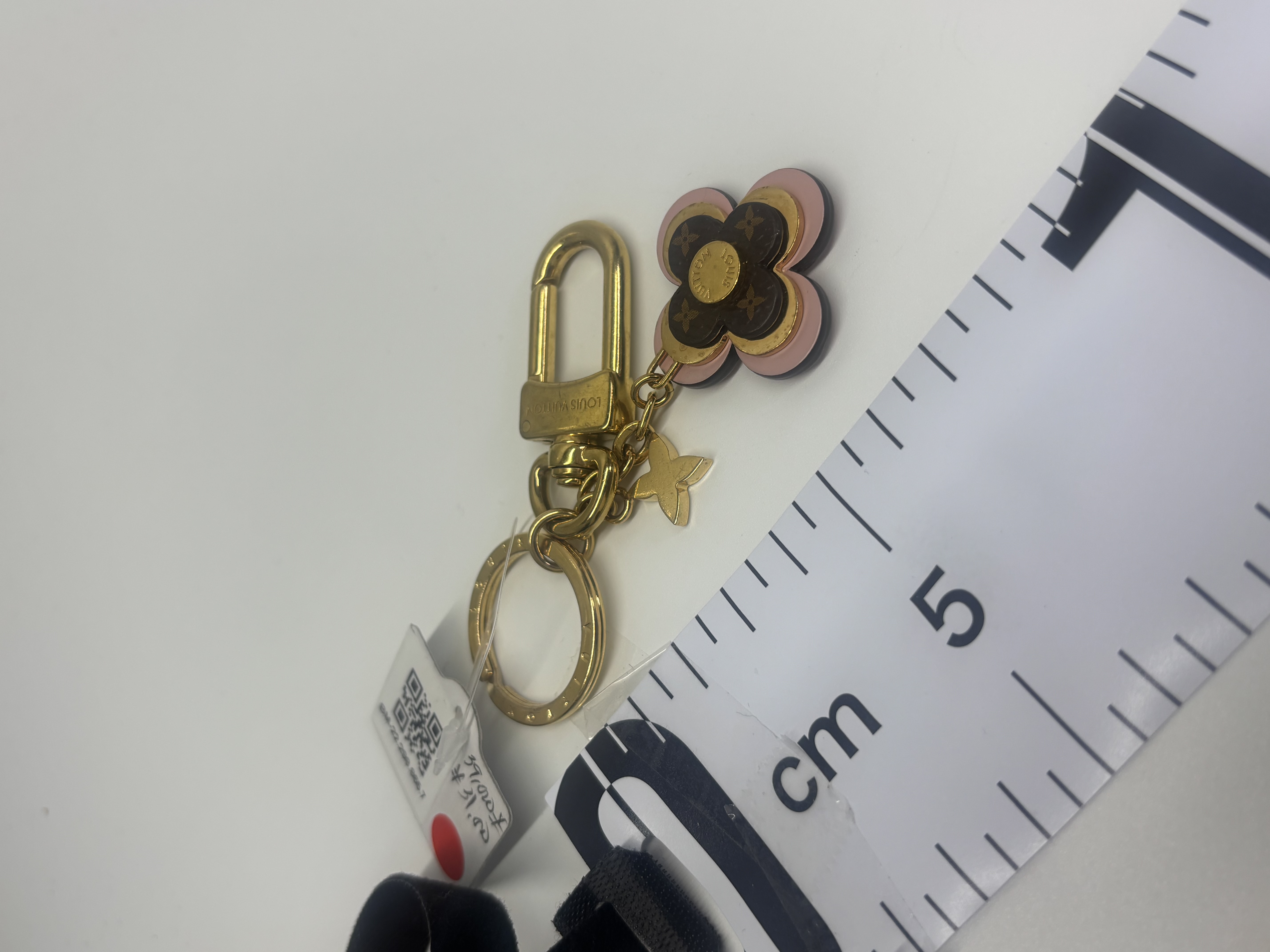 Louis Vuitton Monogram Porte Clee Blooming hover