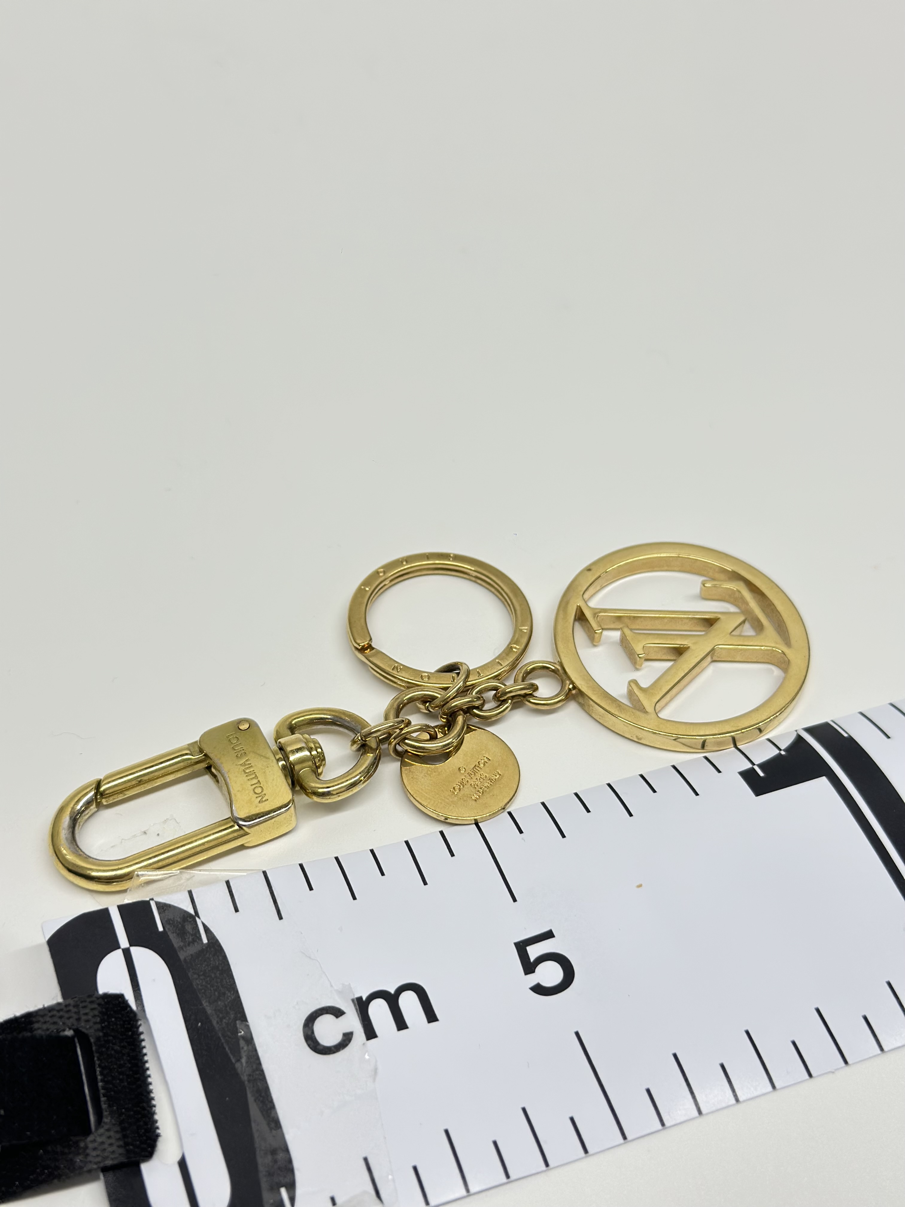 Porte-Cles LV Circle (also known as the LV Circle Bag Charm) hover
