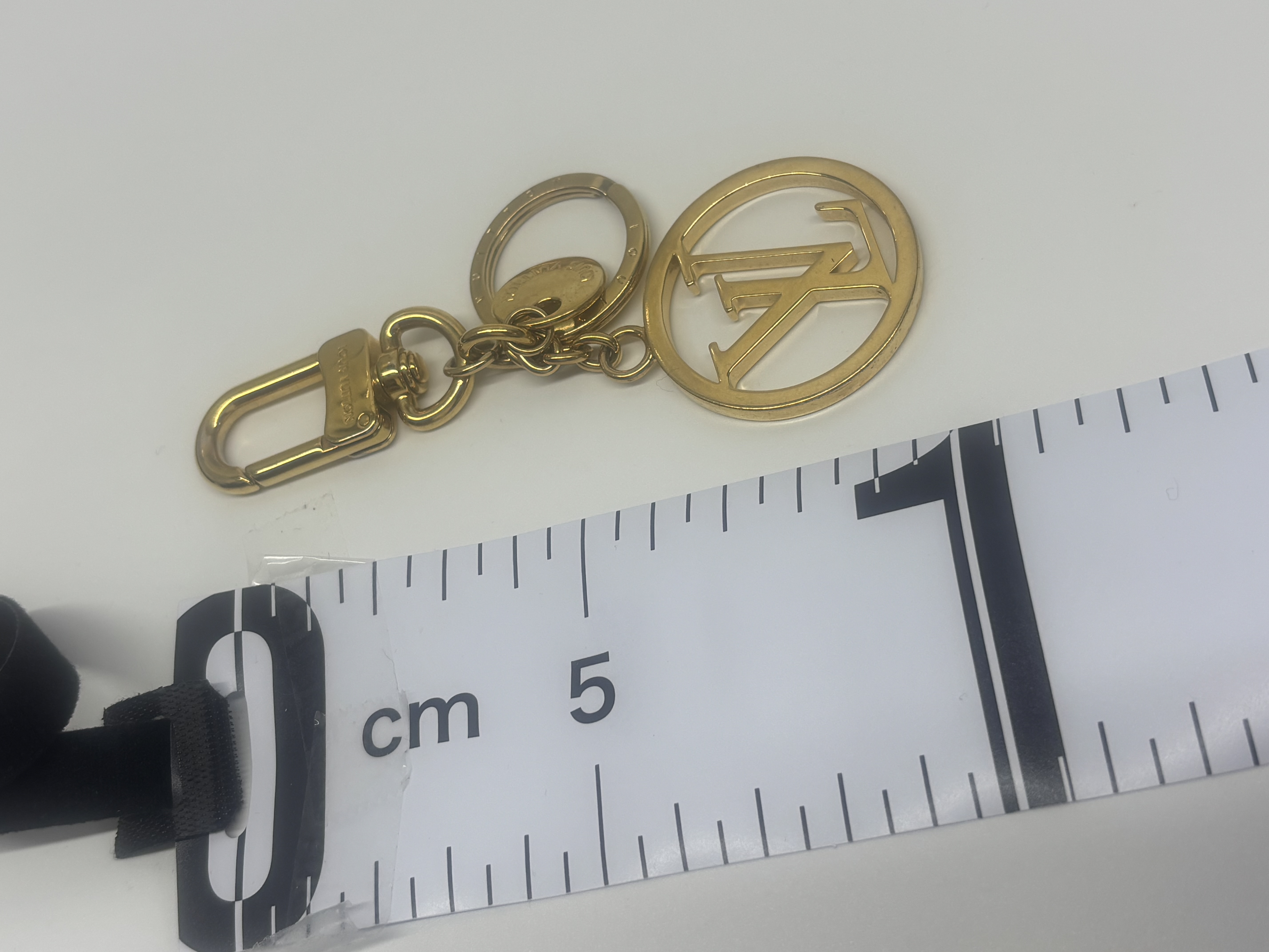 Louis Vuitton Portee Clee Circle Key Holder hover