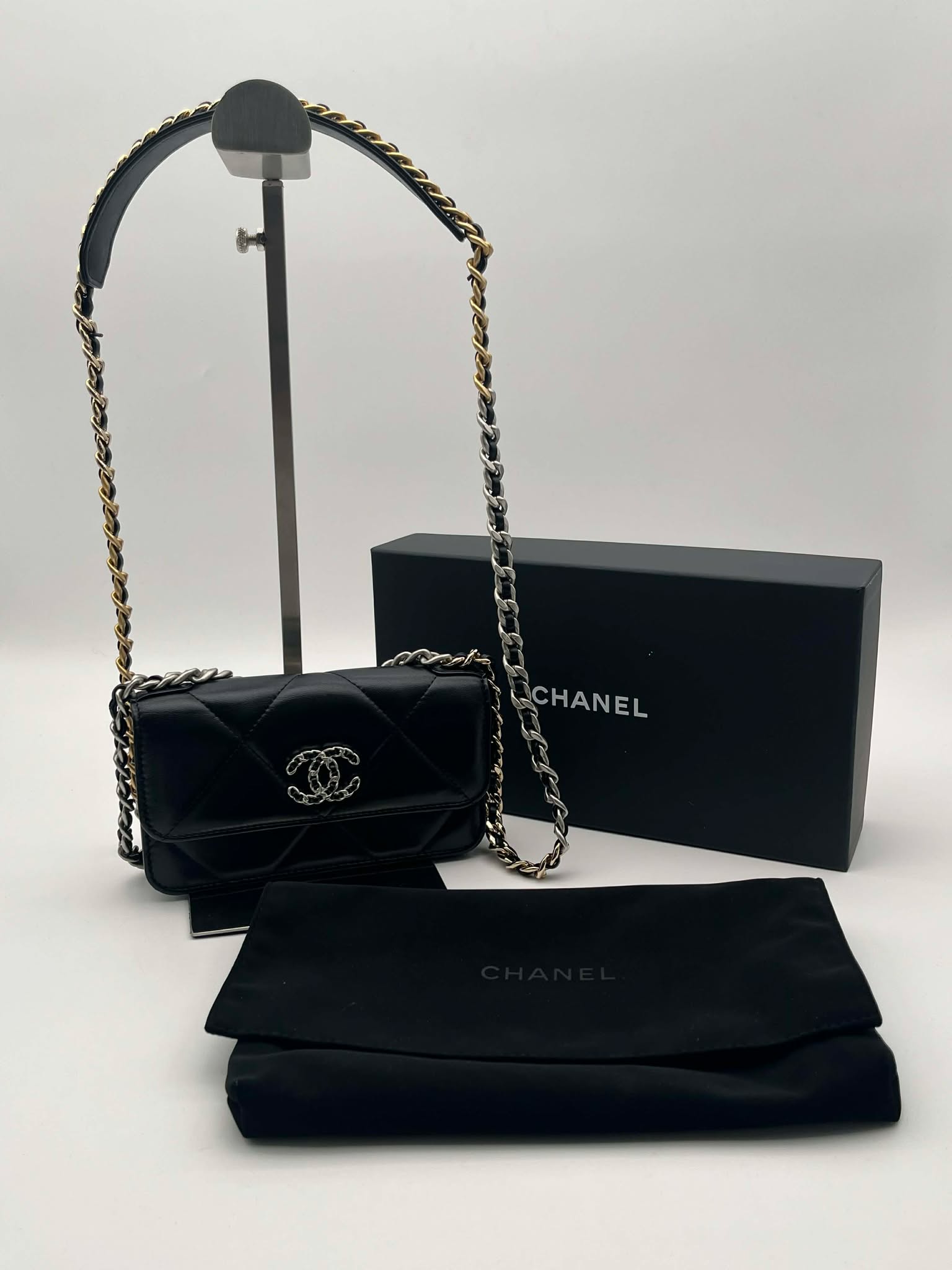 Chanel 19 Wallet on Chain (WOC)