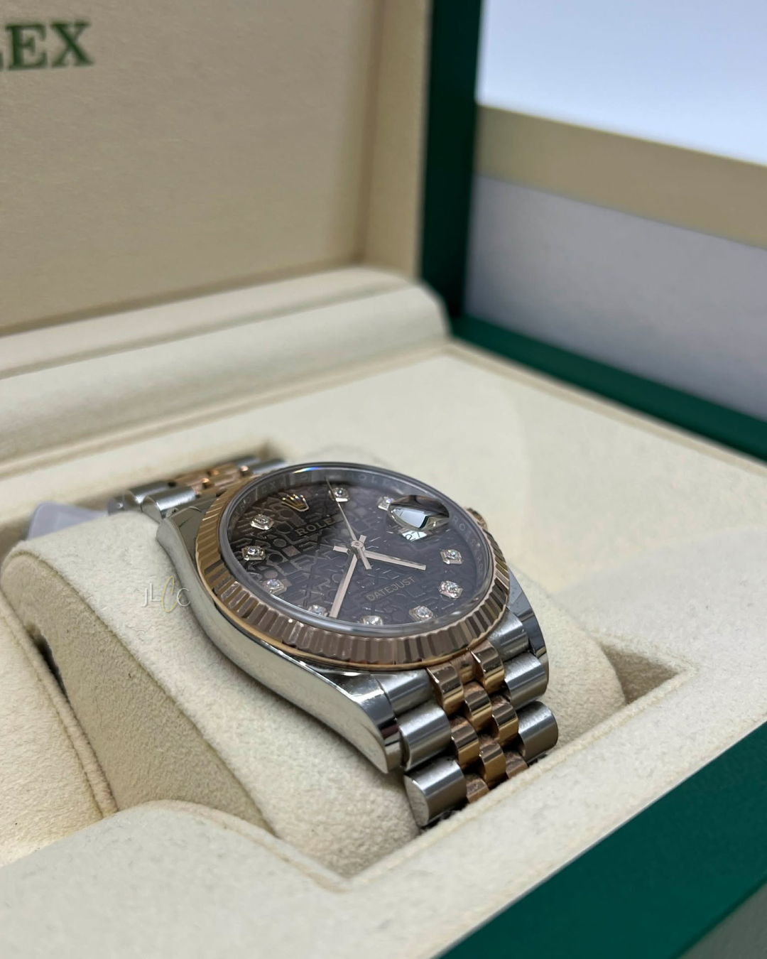 Datejust hover