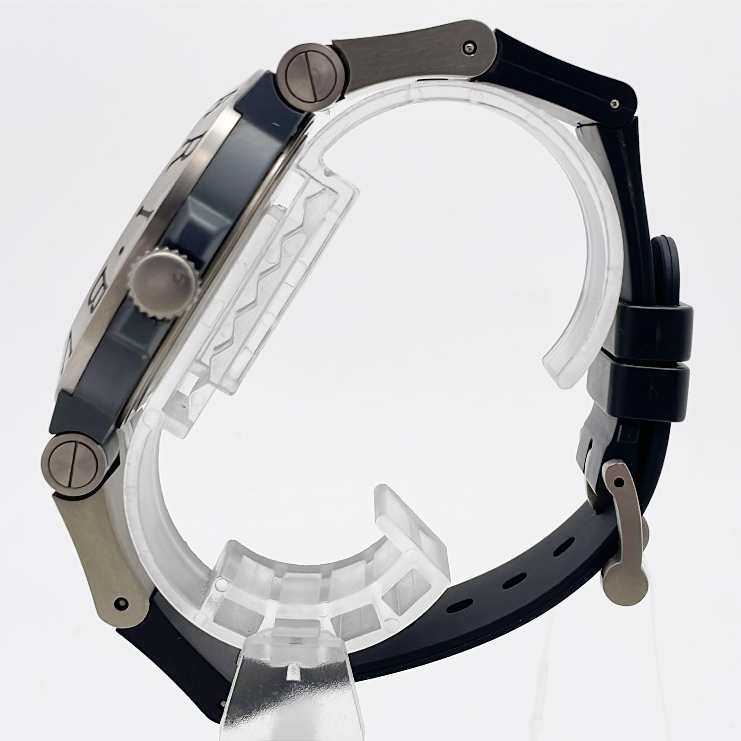 Diagono Titanium hover