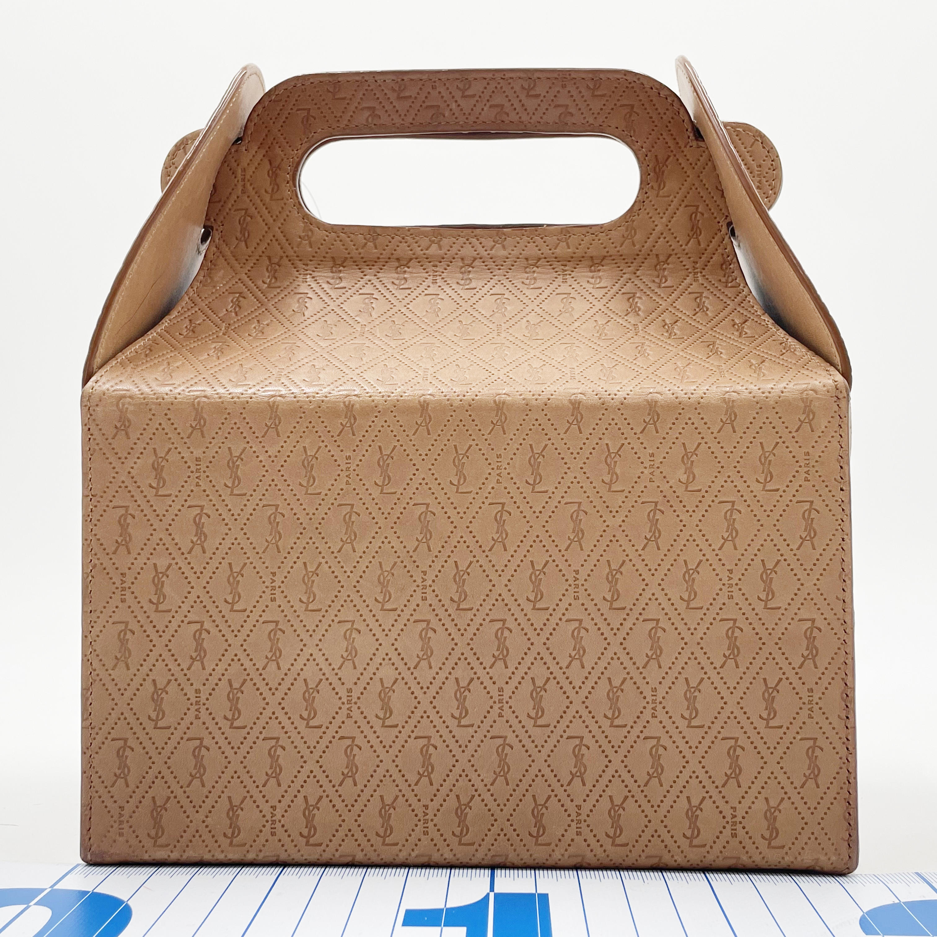 Takeaway Box hover