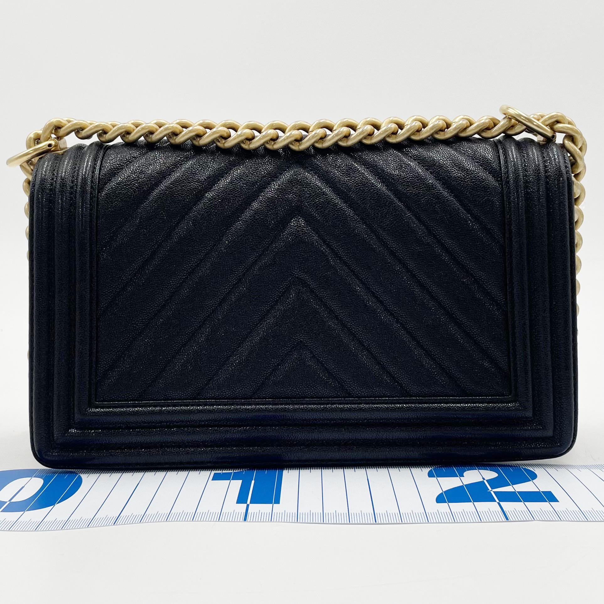 Single-flap chain shoulder bag hover