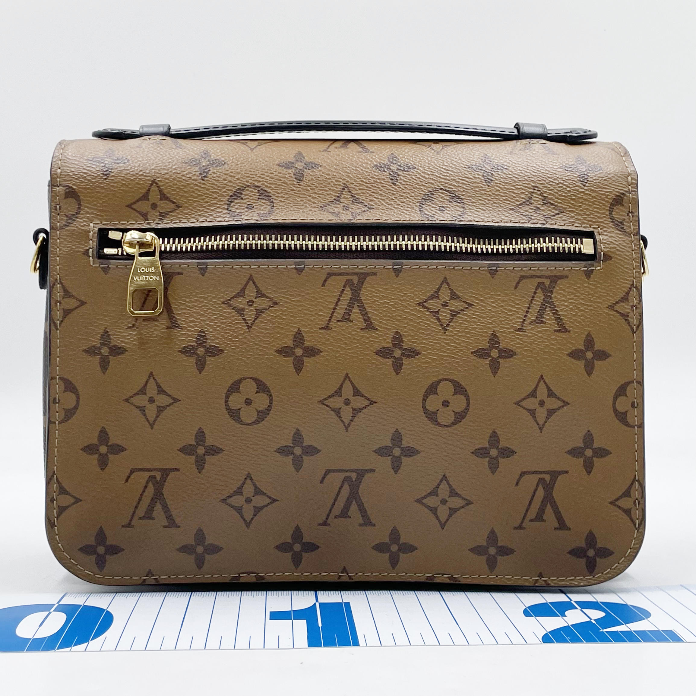 Métis pochette MM hover