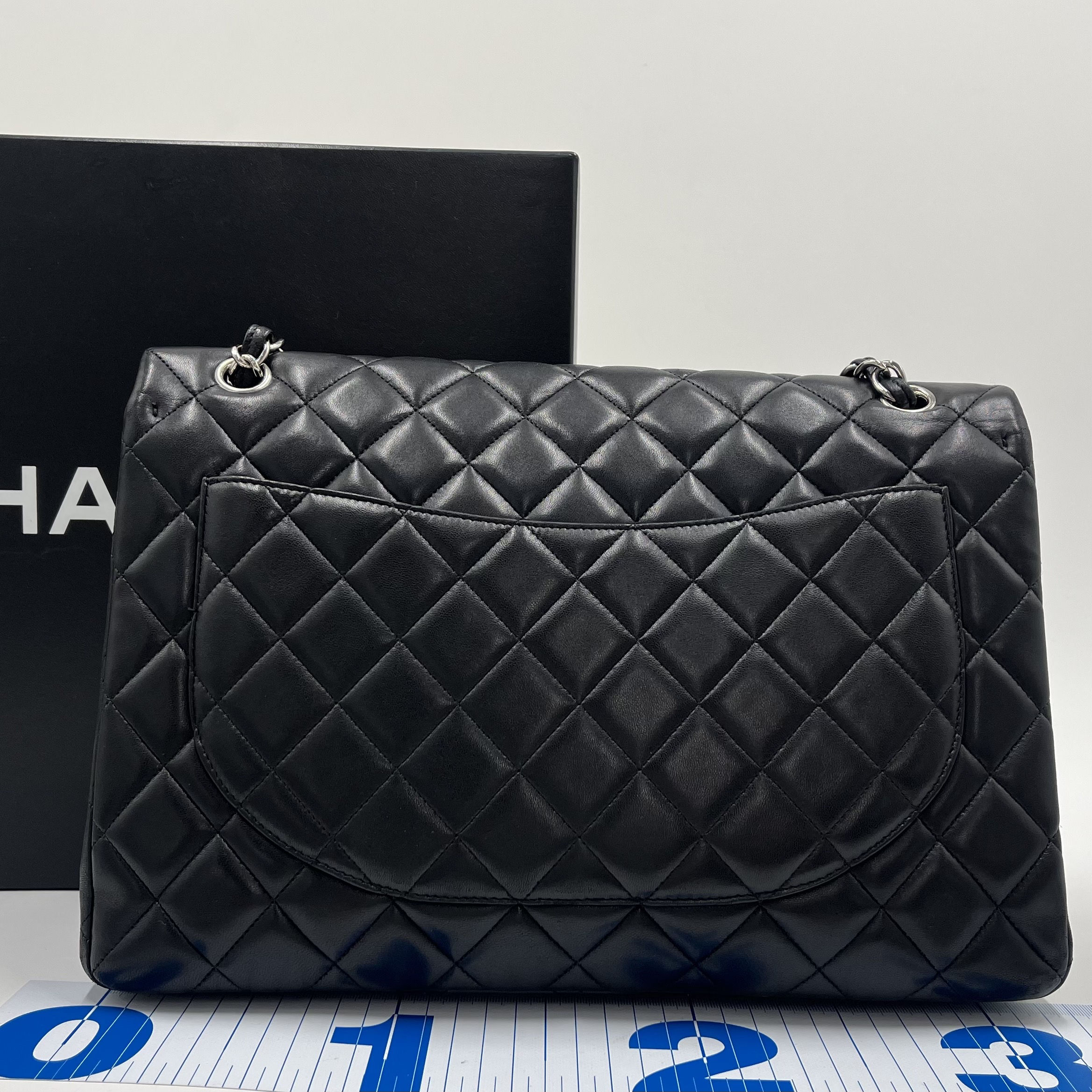 Double-chain shoulder bag hover
